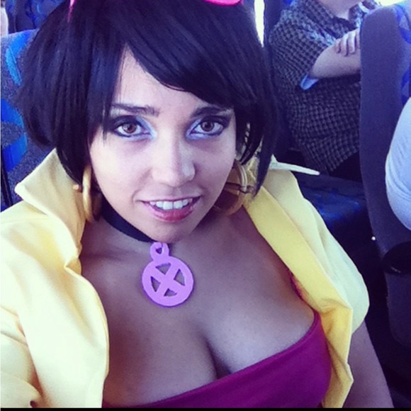 Short punky spiky black wig from Jubilee X-men cosplay - Picture 7 of 7